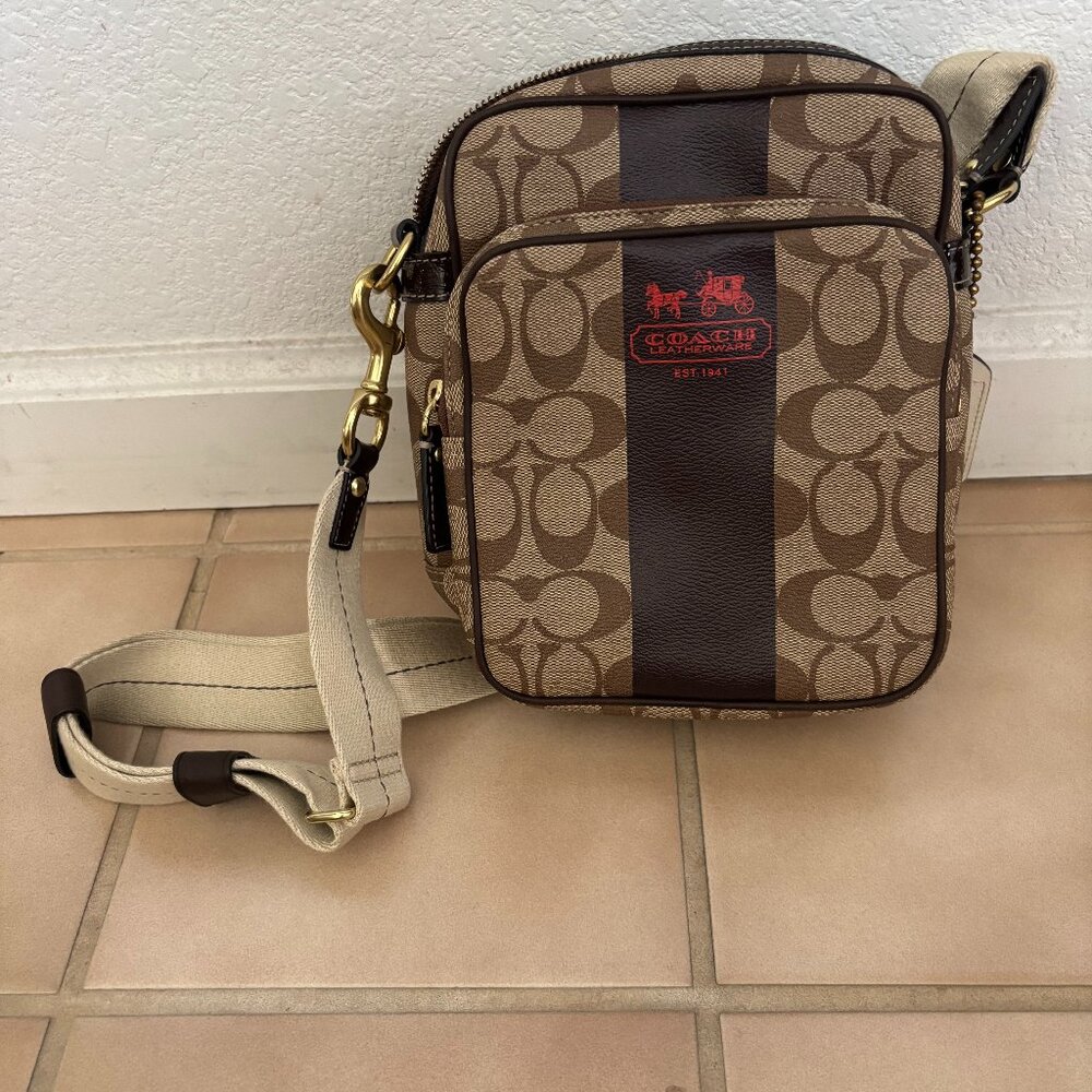 COACH NEW without tag  Heritage Signature Shoulder Bag  Canvas Crossbody Bag